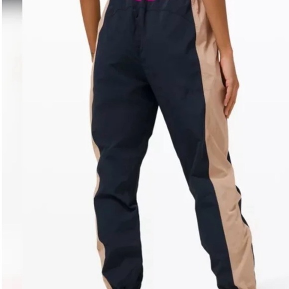 Lululemon Evergreen Track Pant True Navy/Cafe Au Lait/Ripened Raspberry Size 8 - Picture 2 of 6